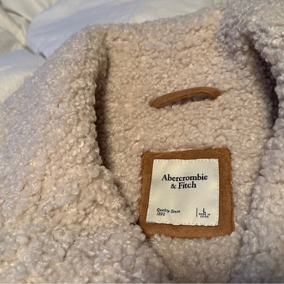 Abercrombie & Fitch Tan Suede & Sherpa lining zip up coat- cropped style Size L - Picture 2 of 4